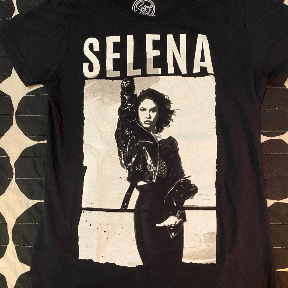 NWOT girl cut Selena official tee